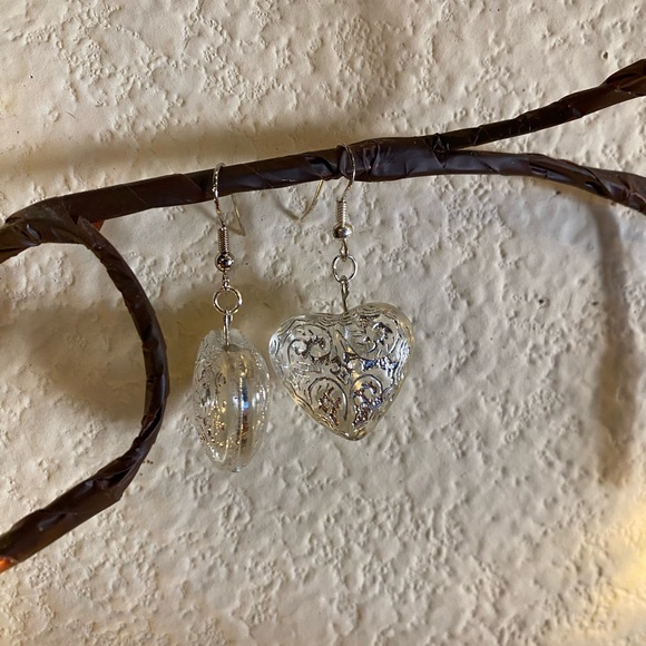 every Heartbeat Earrings - Picture 1 of 1